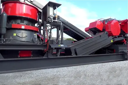 General 944 Mobile Crusher