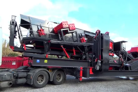 General 944 Mobile Crusher