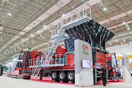 General 944 Mobile Crusher