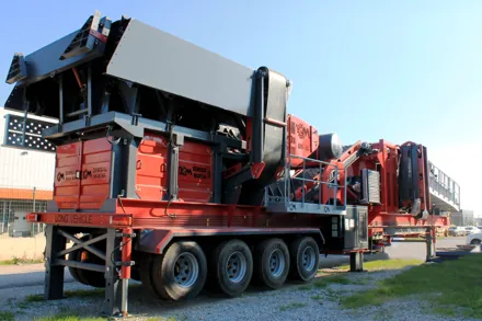 General 944 Mobile Crusher