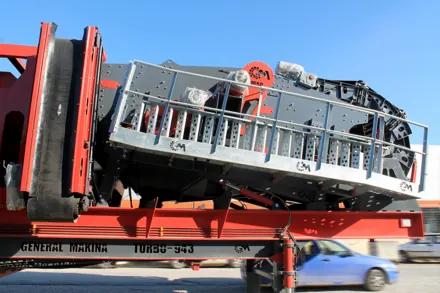 General 944 Mobile Crusher