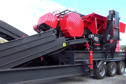 General 944 Mobile Crusher