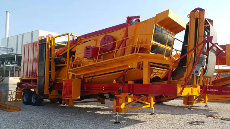 Ha Sido Completado la  Fabricación de Criba Vibratoria de Tráiler Simple + Cintas Transportadoras.