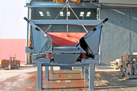 Vibrating Rock Feeder